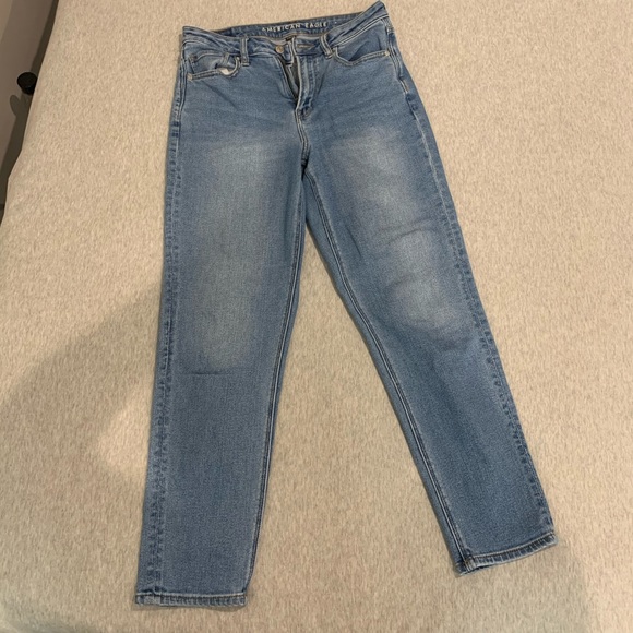 American Eagle Stretch Mom Jeans - Picture 2 of 5